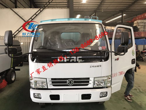 东风小型道路清扫车厂价直供，小型扫路车新报价助力绿色环保